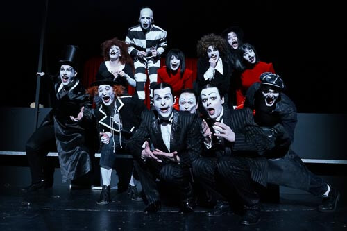 16_Assassins,%20Ensemble,%20©Reinhard%20Winkler_@1x
