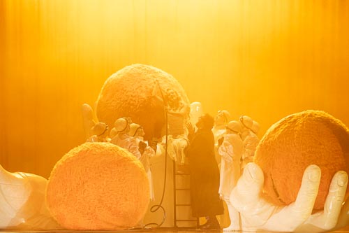 Drei_Orangen_c_David_Baltzer_13@1x